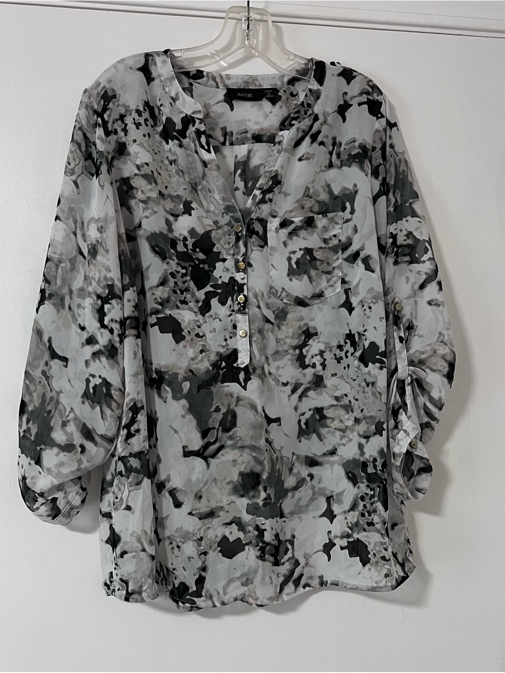 Apt 9 Women’s Black & White Abstract Floral Blouse Roll-Tab Sleeves Plus Size 0X